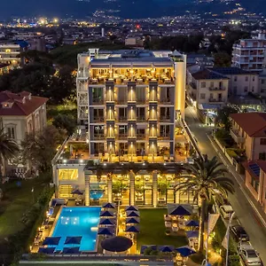 **** Hotel Excelsior Itálie